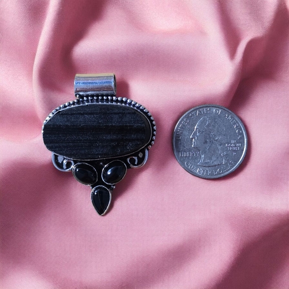 Black Raw Tourmaline & Onyx Pendant Necklace Handmade 925 Sterling Silver Plated - Picture 6 of 9